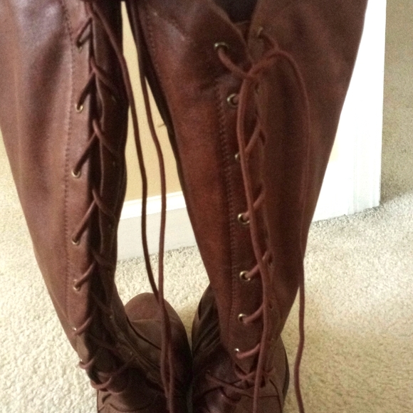 Baretraps size 10 man made material brown boots. - Picture 4 of 4